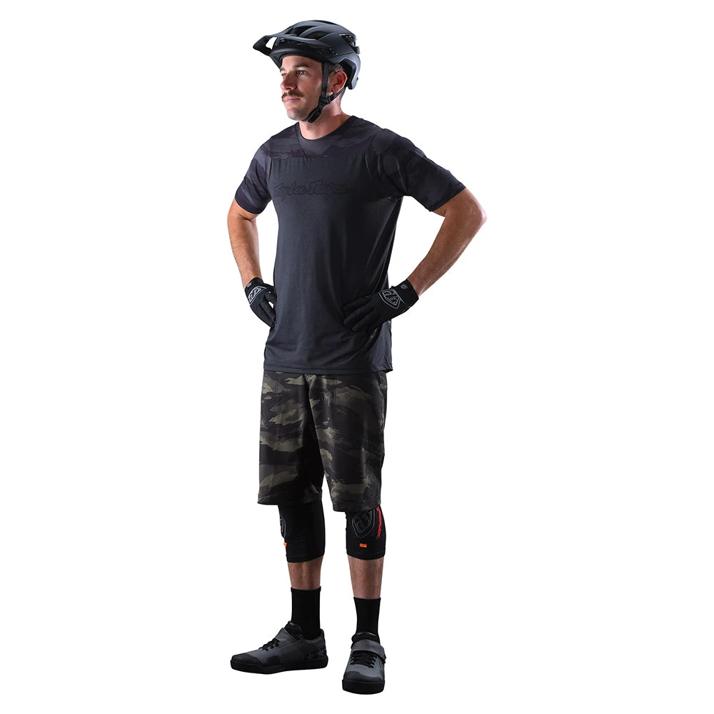 Troy Lee Designs Skyline Short No Liner Brushed Camo Military - Image 4
